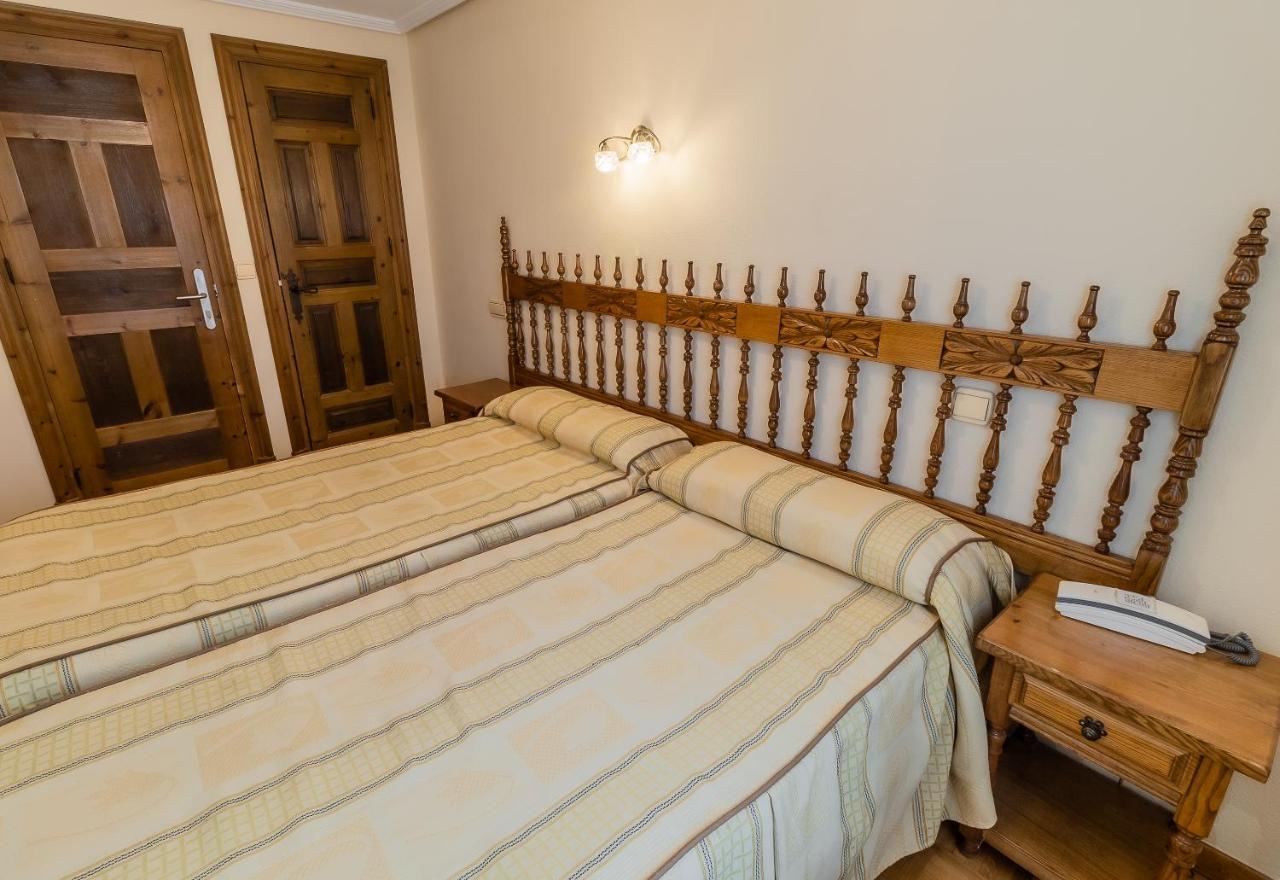 Hostal ซานโตโดมิงโก เด ซีลอส ภายนอก รูปภาพ