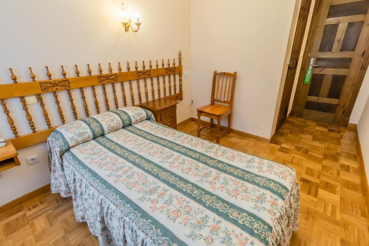 Hostal ซานโตโดมิงโก เด ซีลอส ภายนอก รูปภาพ