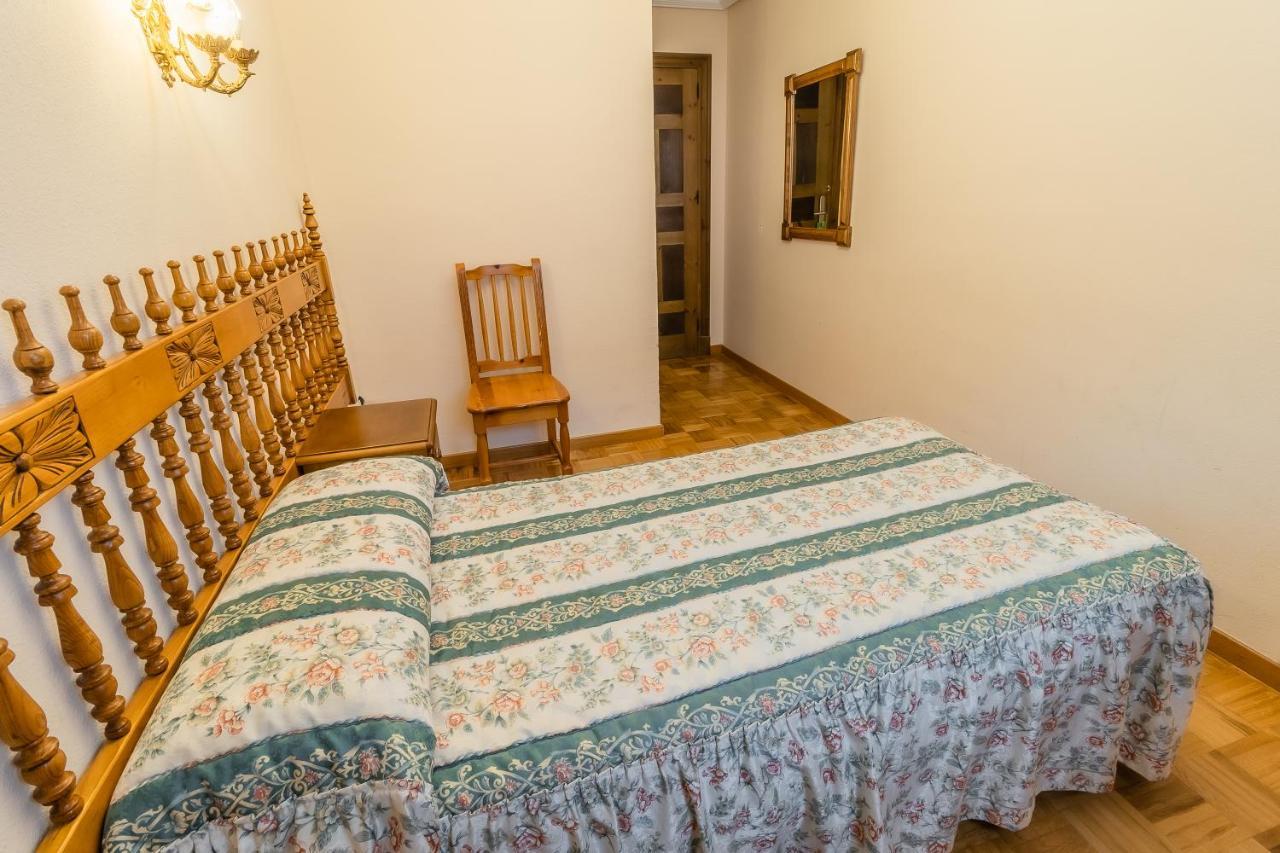 Hostal ซานโตโดมิงโก เด ซีลอส ภายนอก รูปภาพ