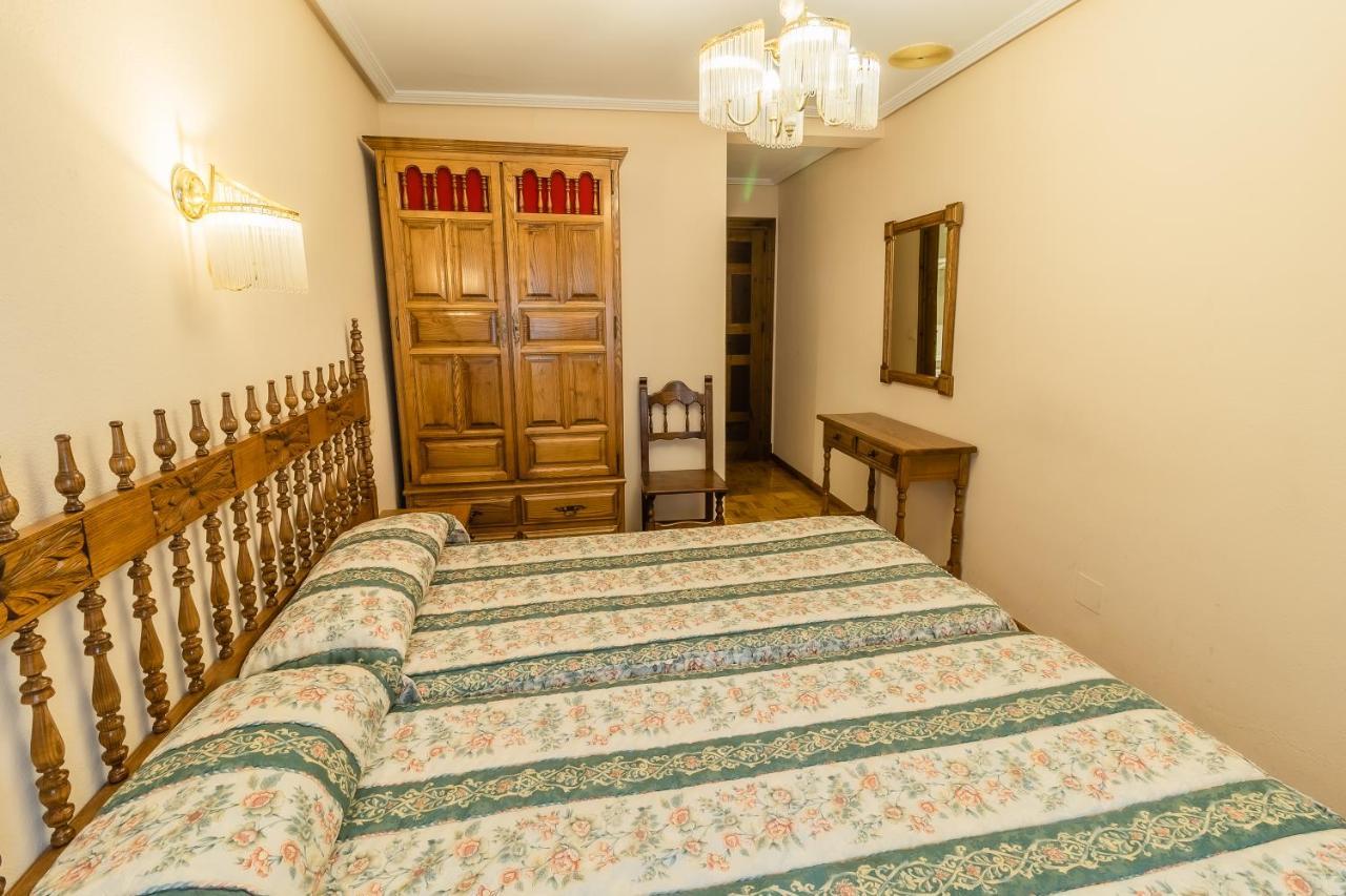 Hostal ซานโตโดมิงโก เด ซีลอส ภายนอก รูปภาพ